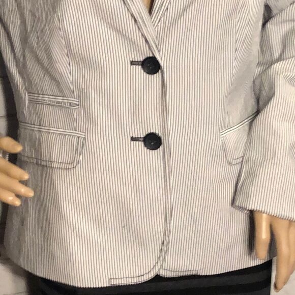 Banana Republic Seersucker Blue and White Pinstriped Blazer 12 - Picture 3 of 8